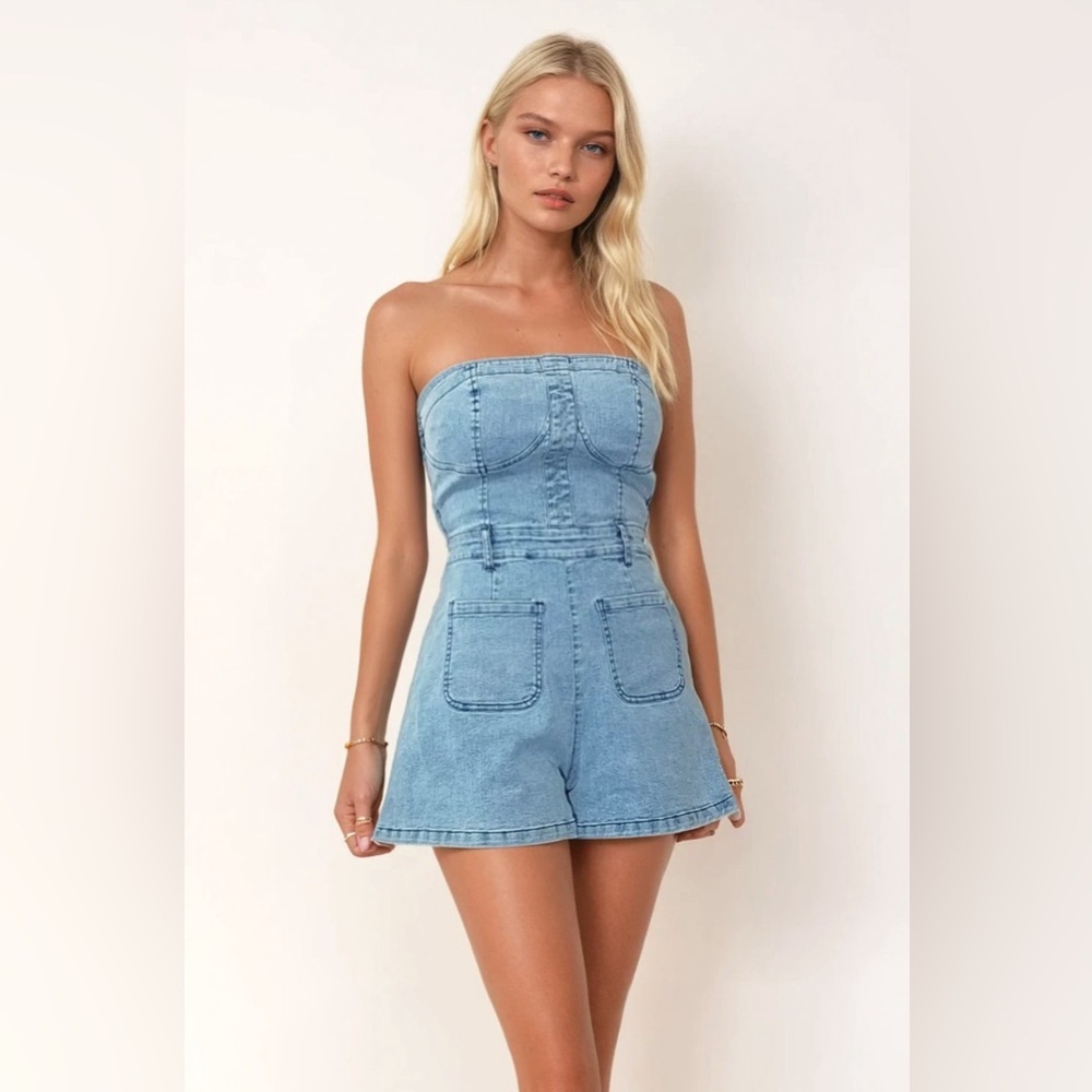 🆕Light Denim Wash Strapless Denim Romper Mini Playsuit